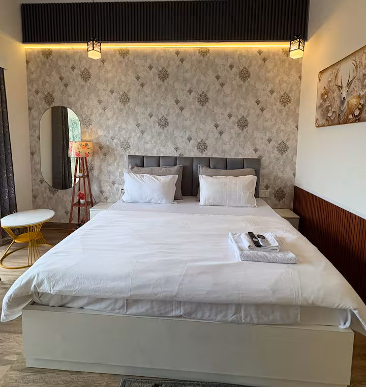 Trovero Suites "The White Lotus" Near Expo Mart